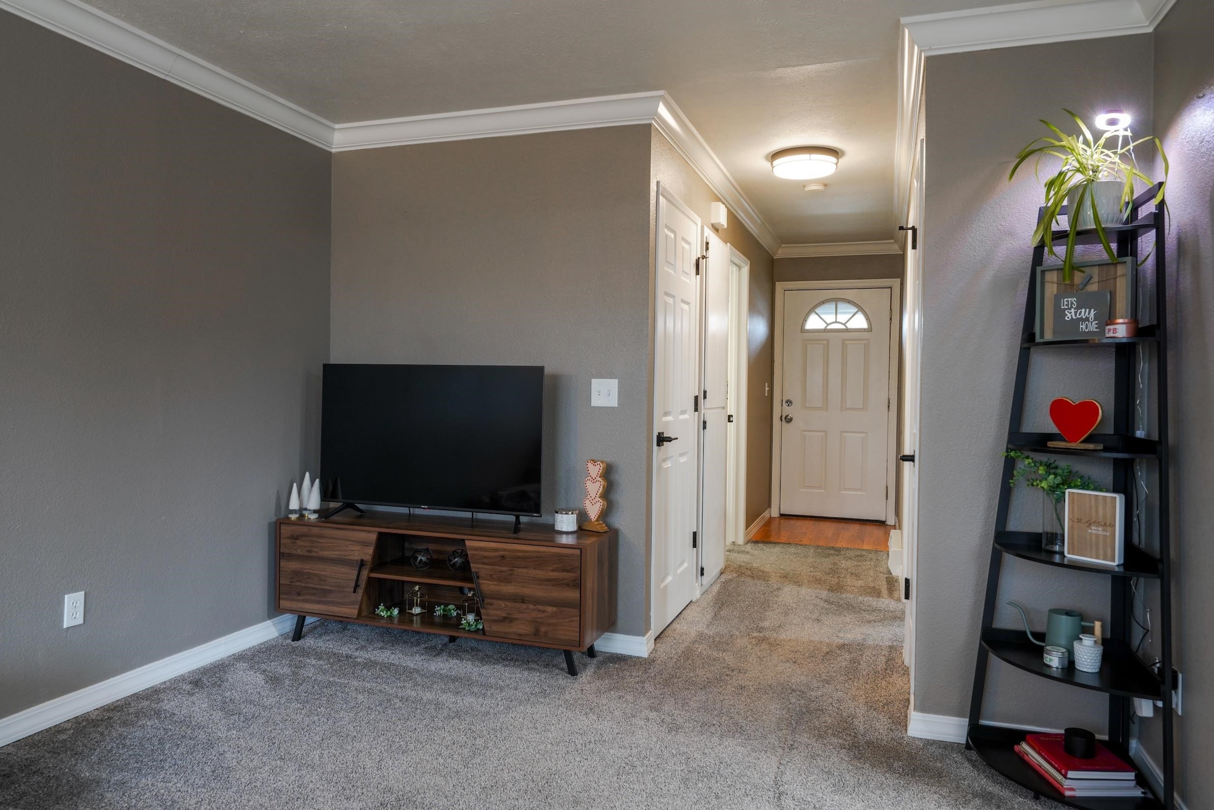 222 North Hutchinson Road, Unit 204 Spokane Valley, WA 99212 - Photo 4 of 33