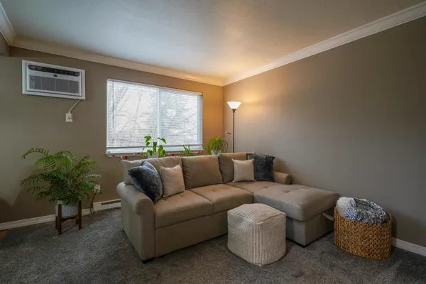 $159,900 | 222 North Hutchinson Road, Unit 204, Spokane Valley, WA 99212