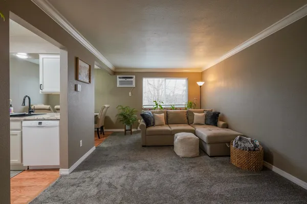 $159,900 | 222 North Hutchinson Road, Unit 204, Spokane Valley, WA 99212