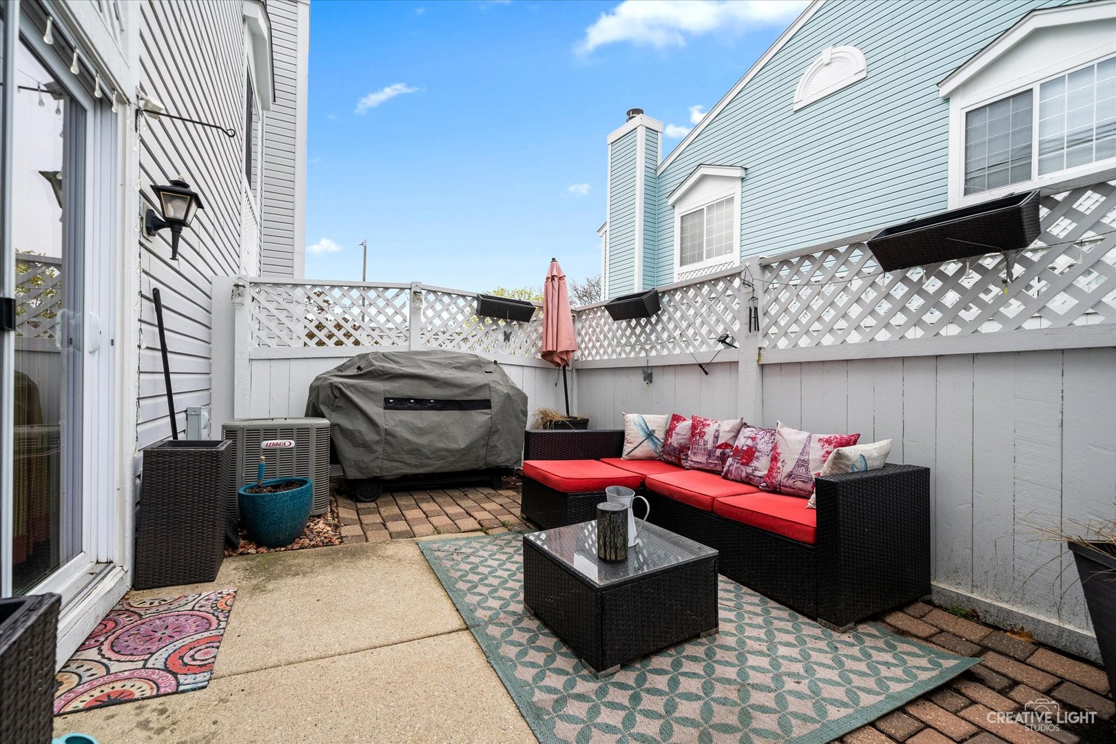 368 Bunker Hill Circle Aurora, IL 60504 - Photo 14 of 15 a house view with a seating space