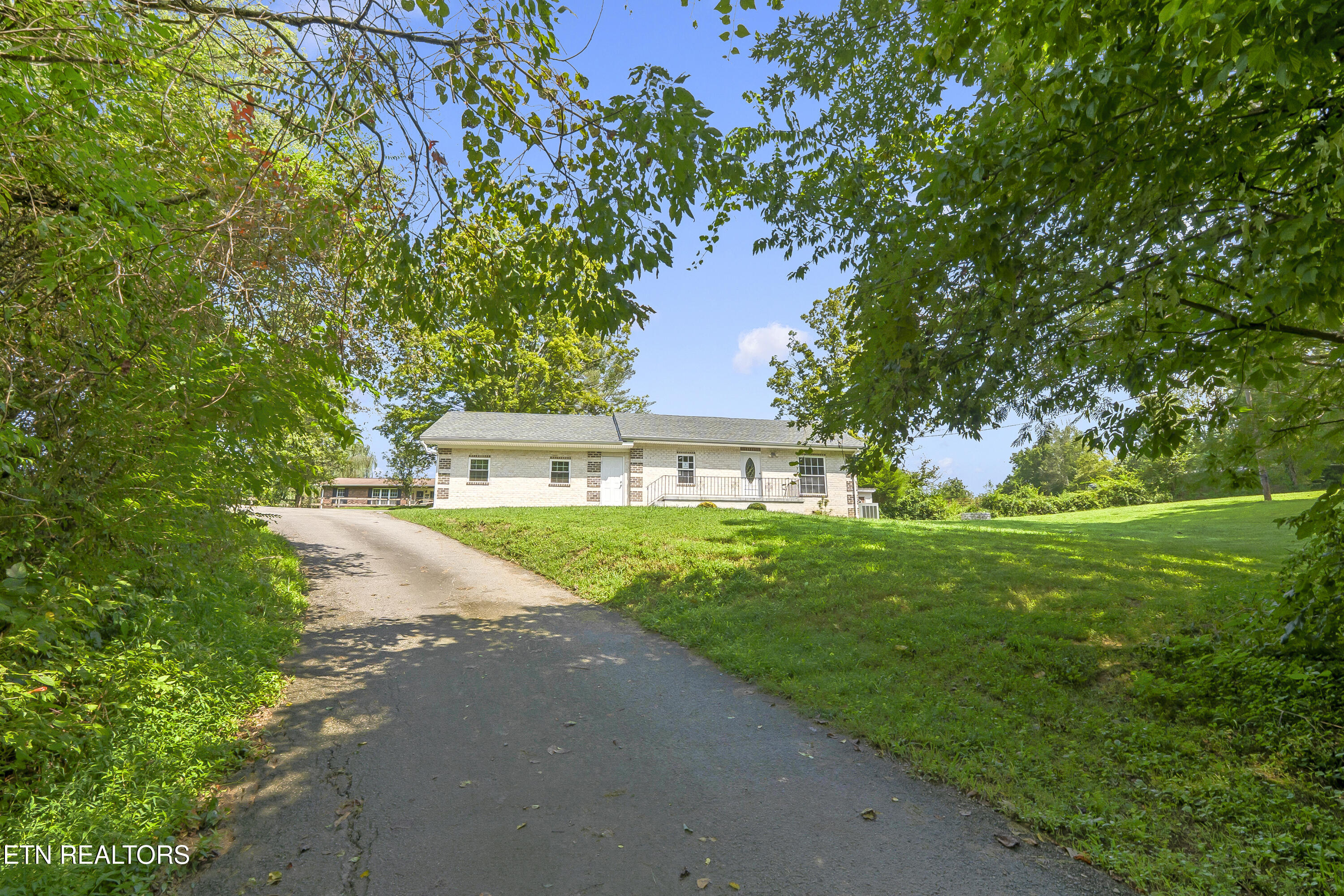1036 Stanton Road Seymour, TN 37865 - Photo 2 of 27 1036 Stanton Rd-118