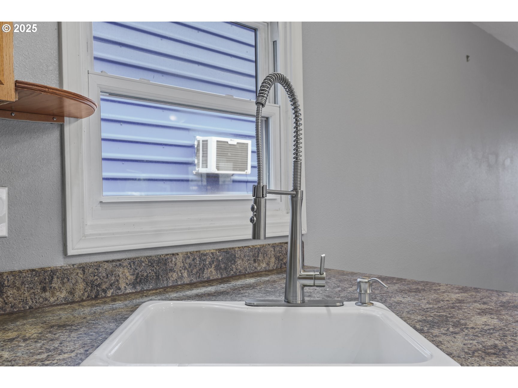 1683 North Jantzen Avenue Portland, OR 97217 - Photo 12 of 35