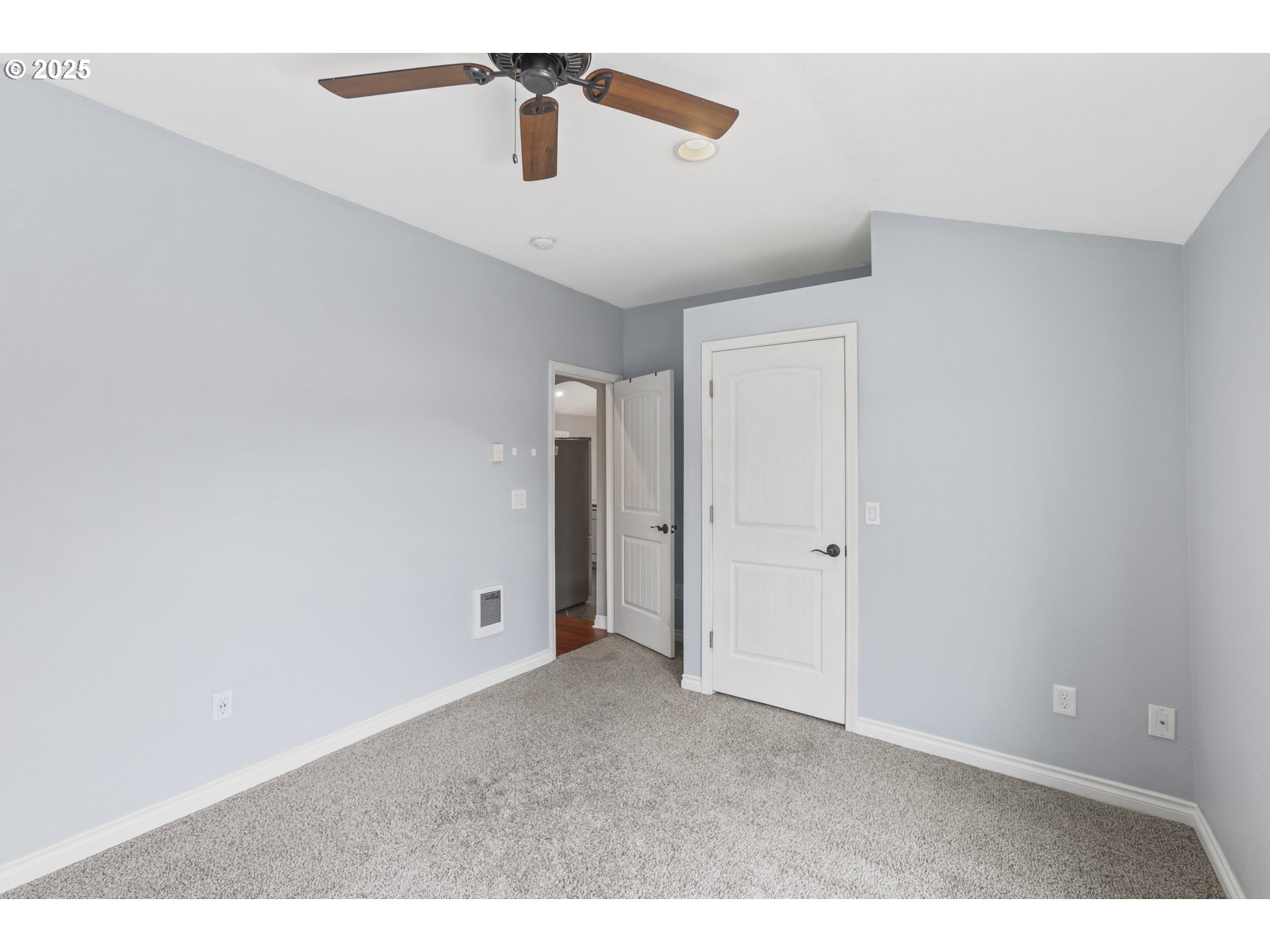 1683 North Jantzen Avenue Portland, OR 97217 - Photo 16 of 35 Bedroom