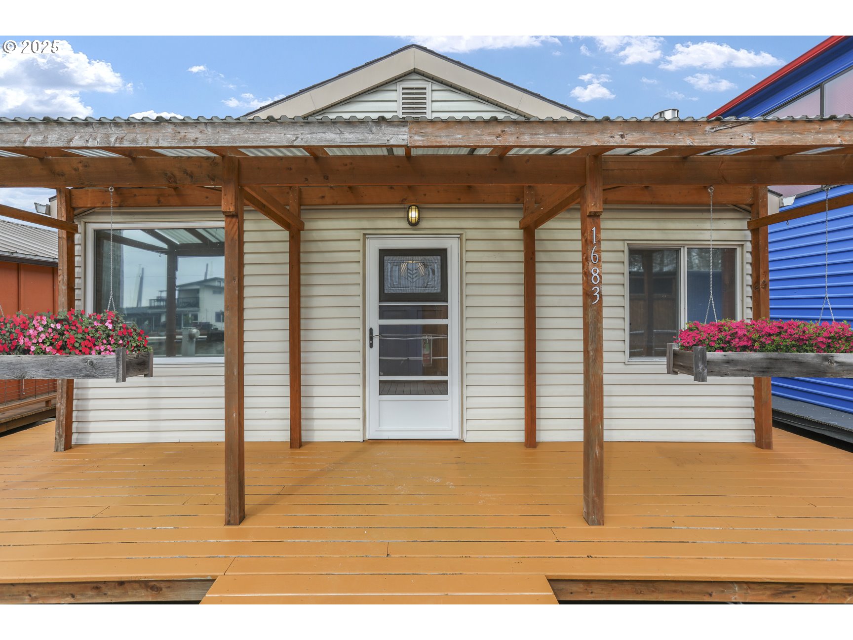 1683 North Jantzen Avenue Portland, OR 97217 - Photo 2 of 35 Covered Porch