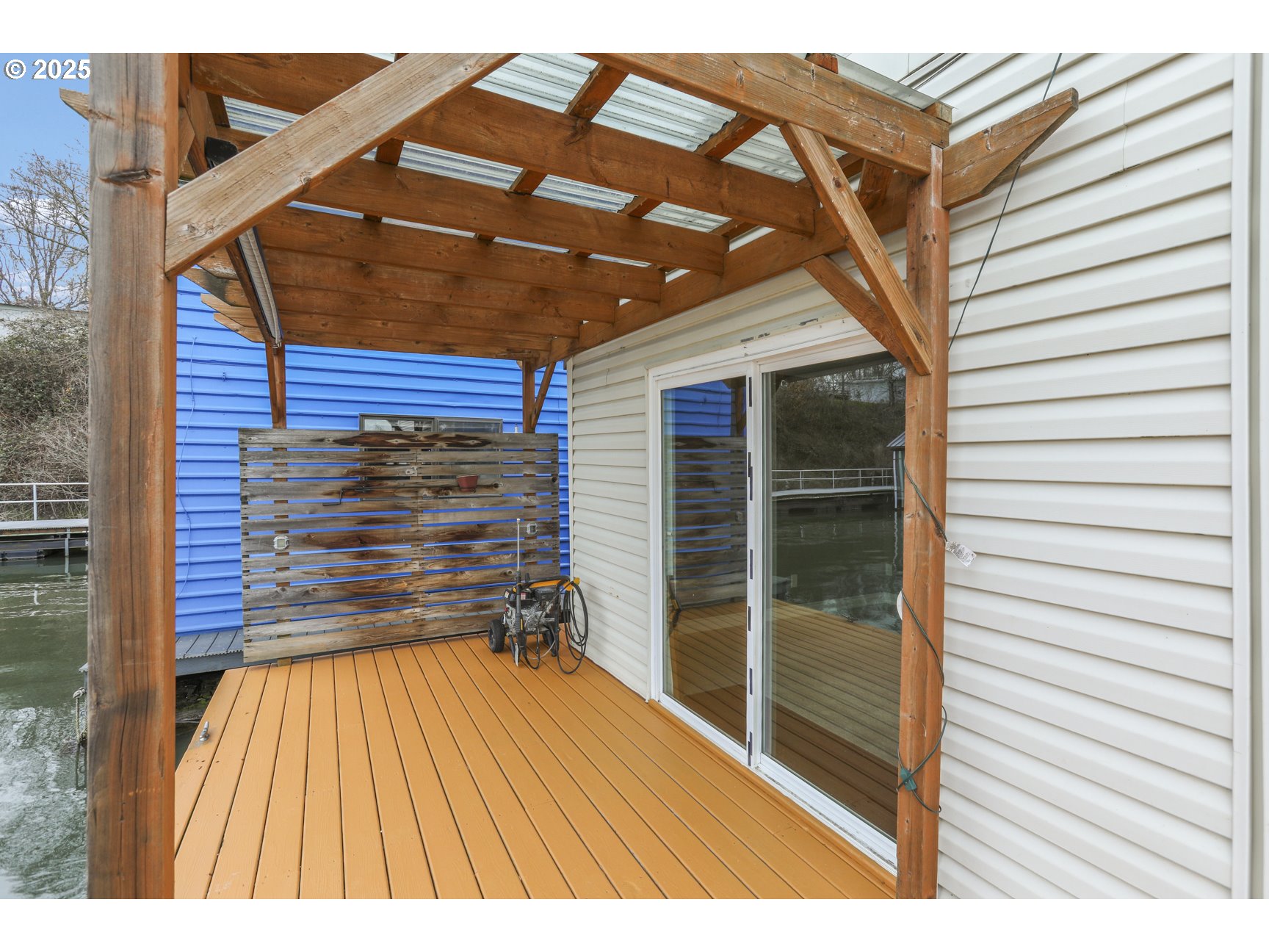 1683 North Jantzen Avenue Portland, OR 97217 - Photo 29 of 35 Deck