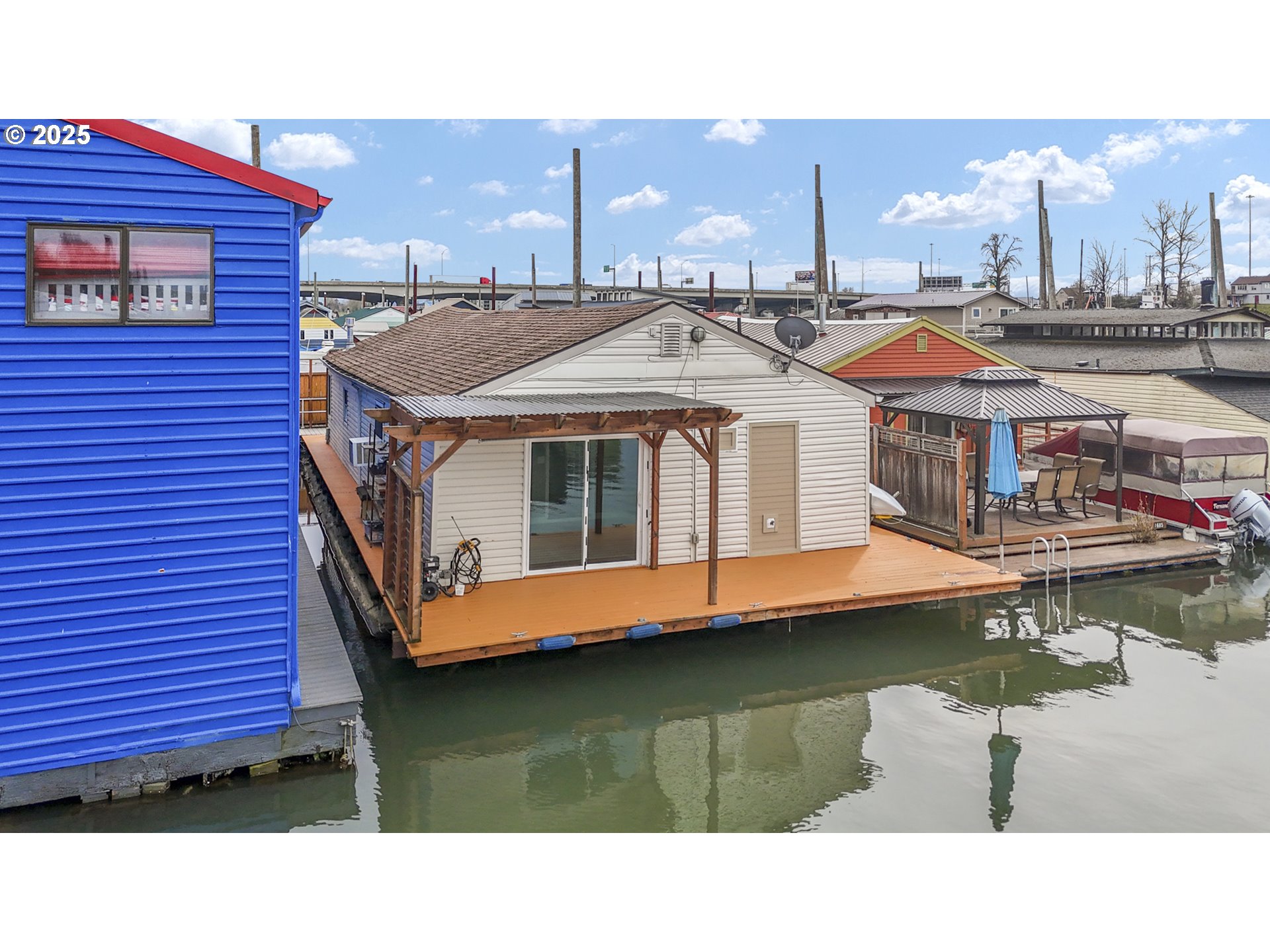 1683 North Jantzen Avenue Portland, OR 97217 - Photo 31 of 35 Dock