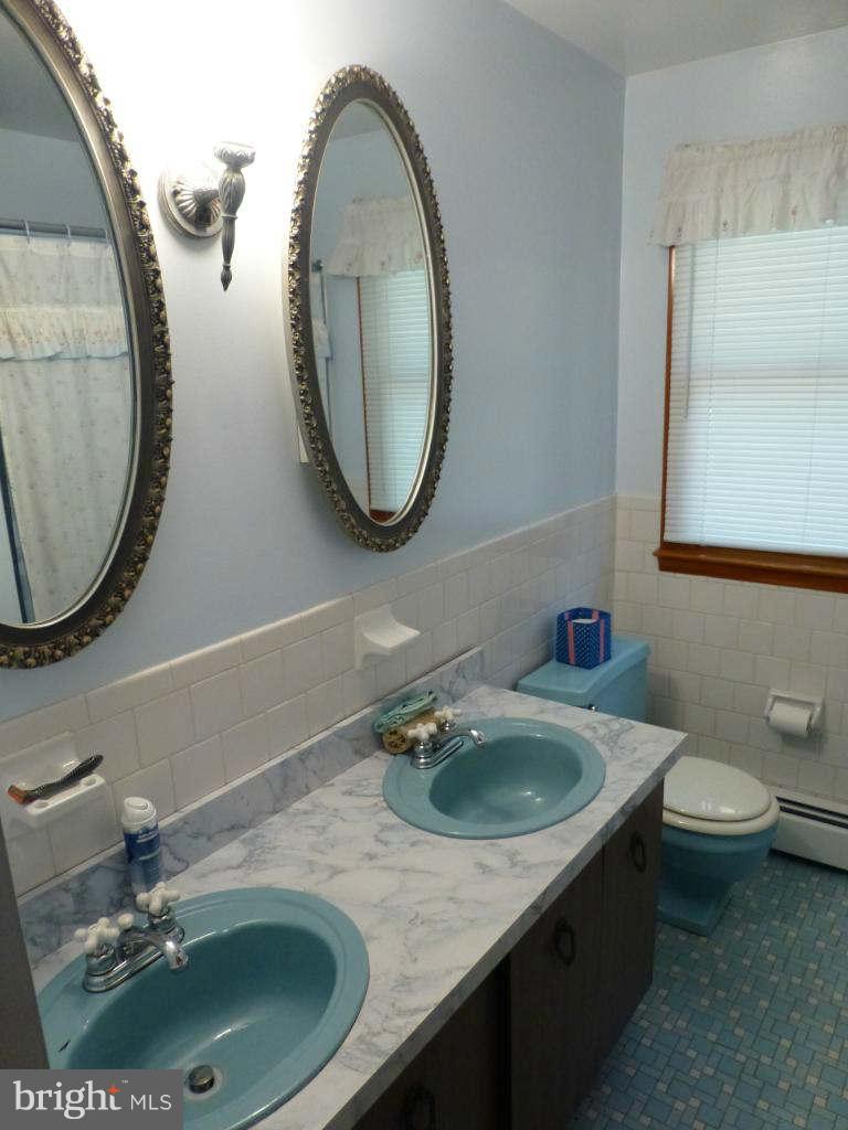 1736 Poplar Ridge Road Pasadena, MD 21122 - Photo 16 of 30 Bath (Master)