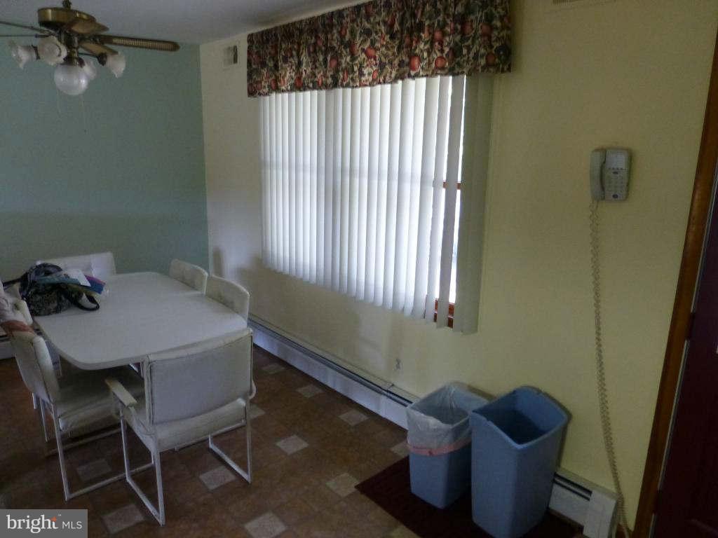 1736 Poplar Ridge Road Pasadena, MD 21122 - Photo 10 of 30 Kitchen