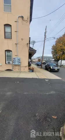 $2,800 | 228 1st Street, Unit 1, South Amboy, NJ 08879