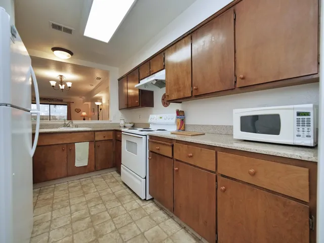 $254,999 | 2401 Eilers Lane, Unit 903, Lodi, CA 95242