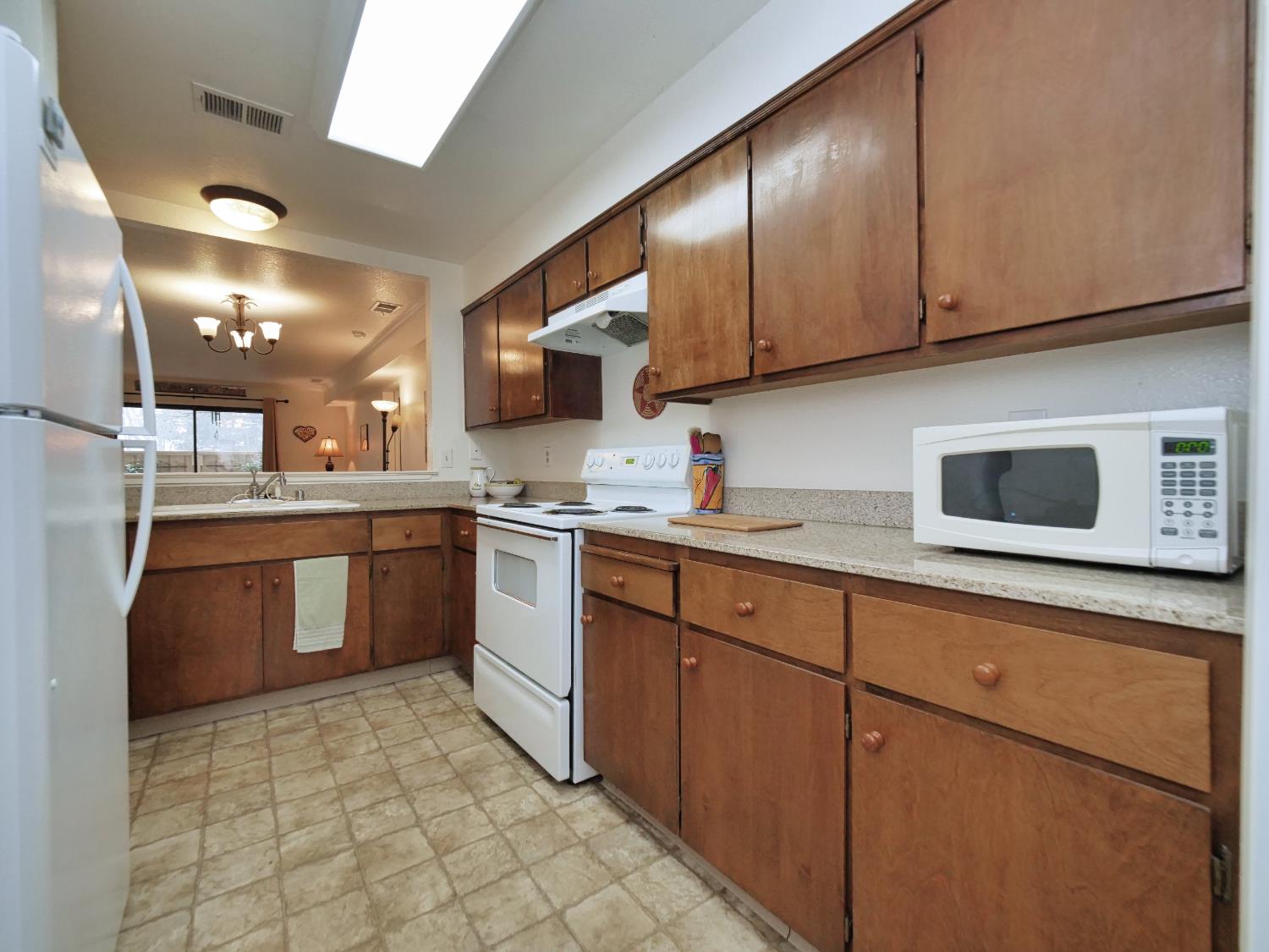 2401 Eilers Lane, Unit 903 Lodi, CA 95242 - Photo 4 of 24