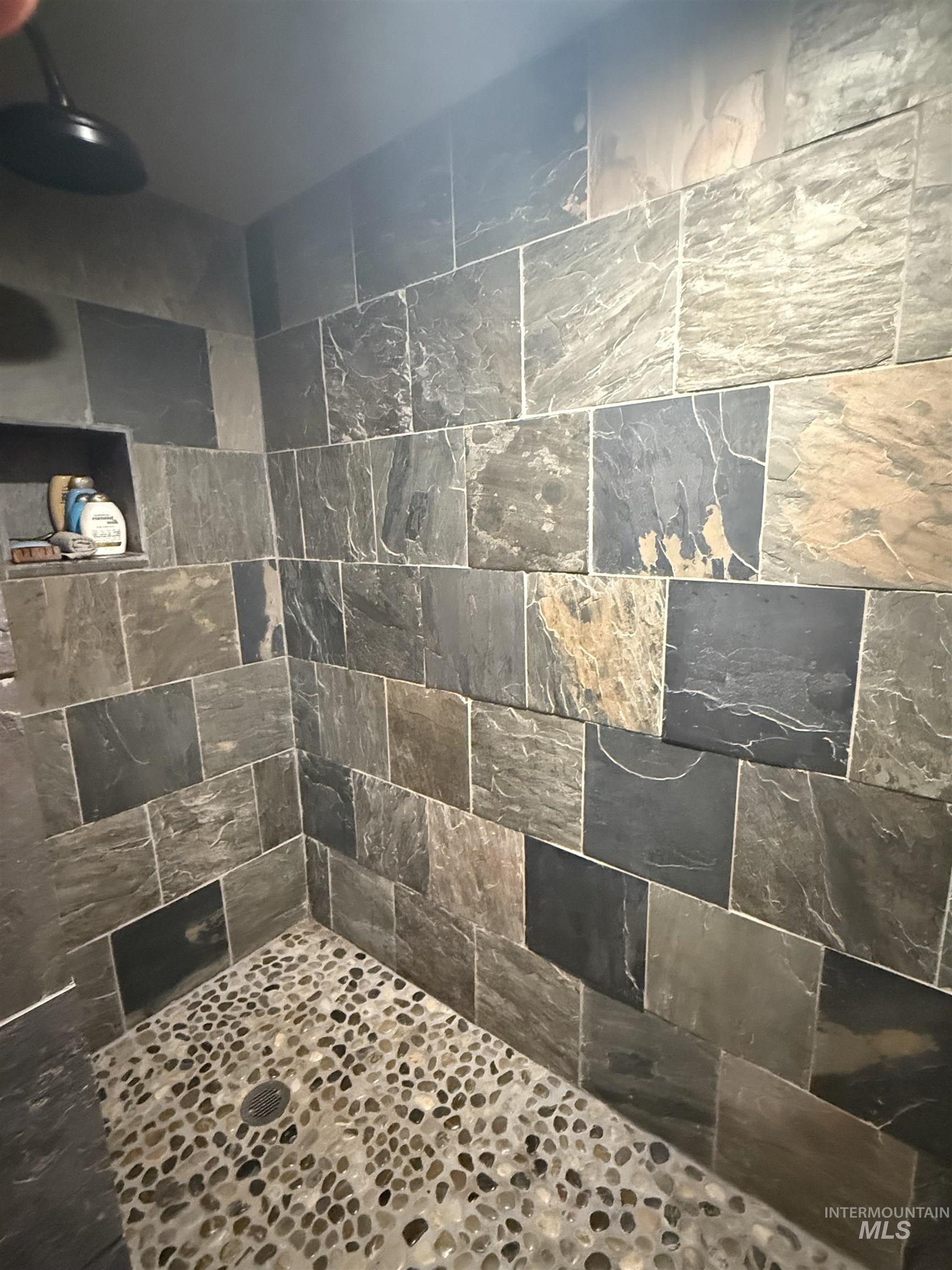 403 138th Street Orofino, ID 83544 - Photo 27 of 32 Full bathroom featuring a tile shower