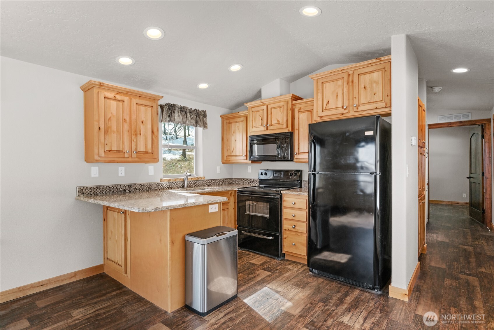 539 Antoine Creek Road Chelan, WA 98816 - Photo 33 of 38