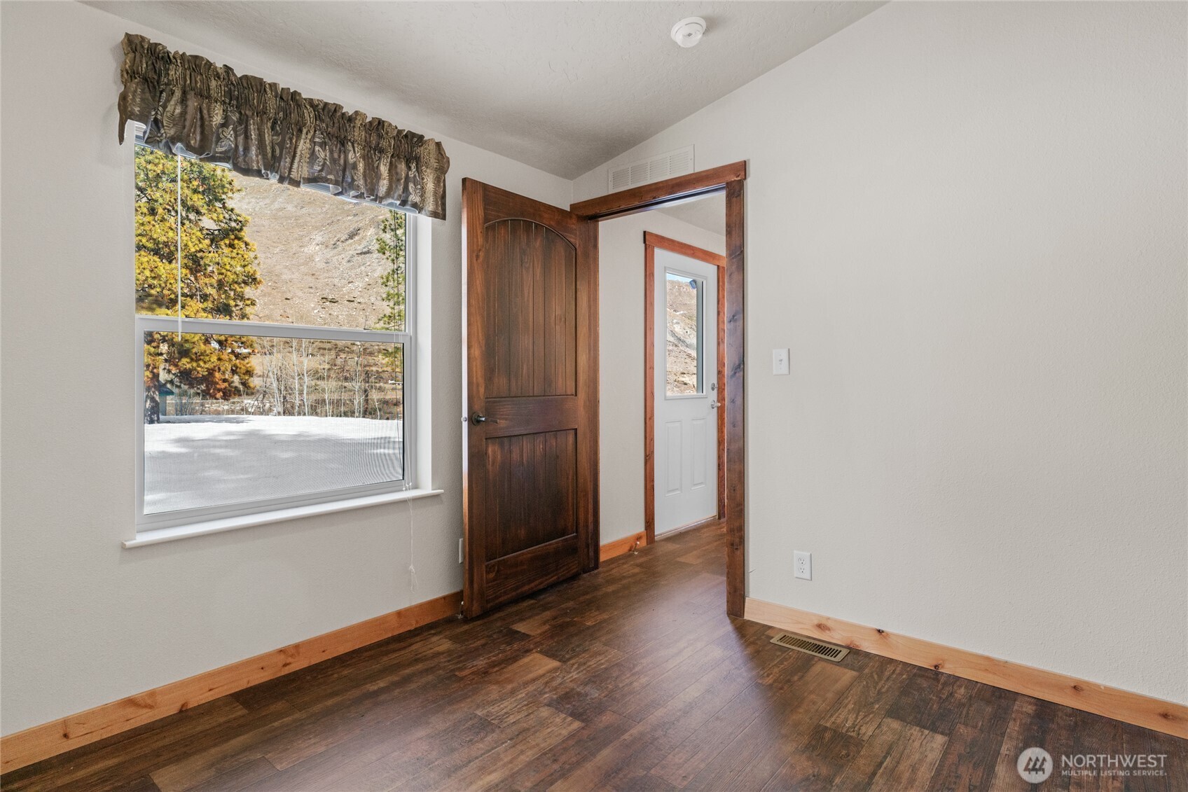 539 Antoine Creek Road Chelan, WA 98816 - Photo 34 of 38