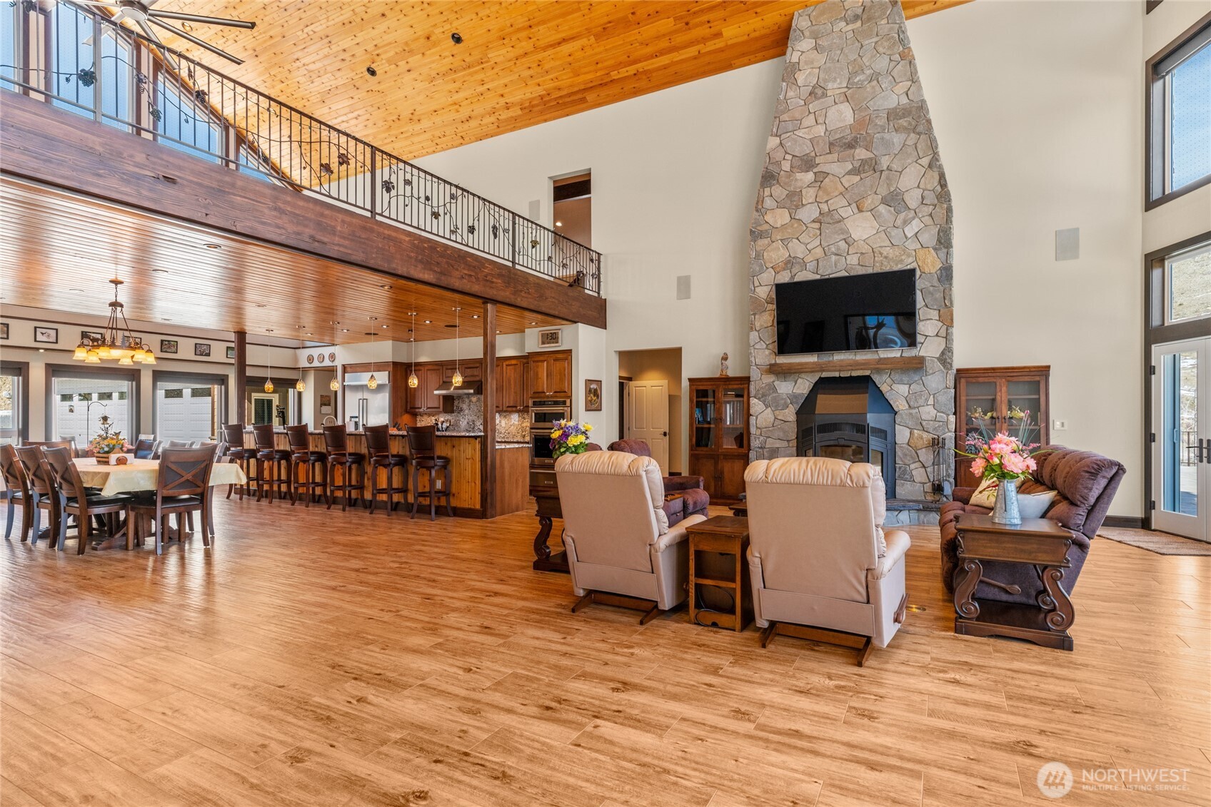 539 Antoine Creek Road Chelan, WA 98816 - Photo 7 of 38