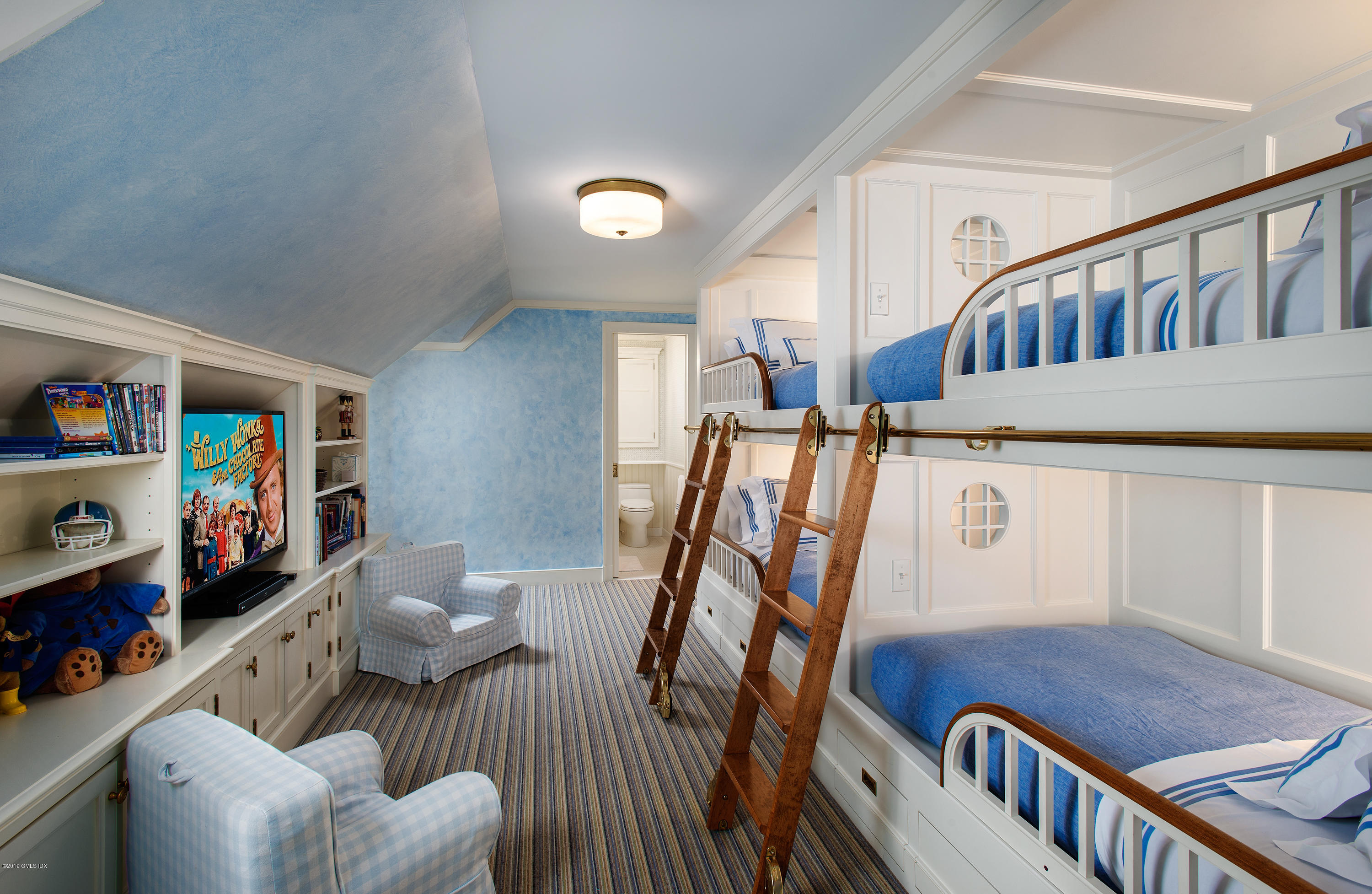 23 Smith Road Greenwich, CT 06830 - Photo 23 of 52 a living room with furniture