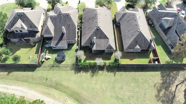 $3,500 | 151 West Wading Pond Circle, Tomball, TX 77375