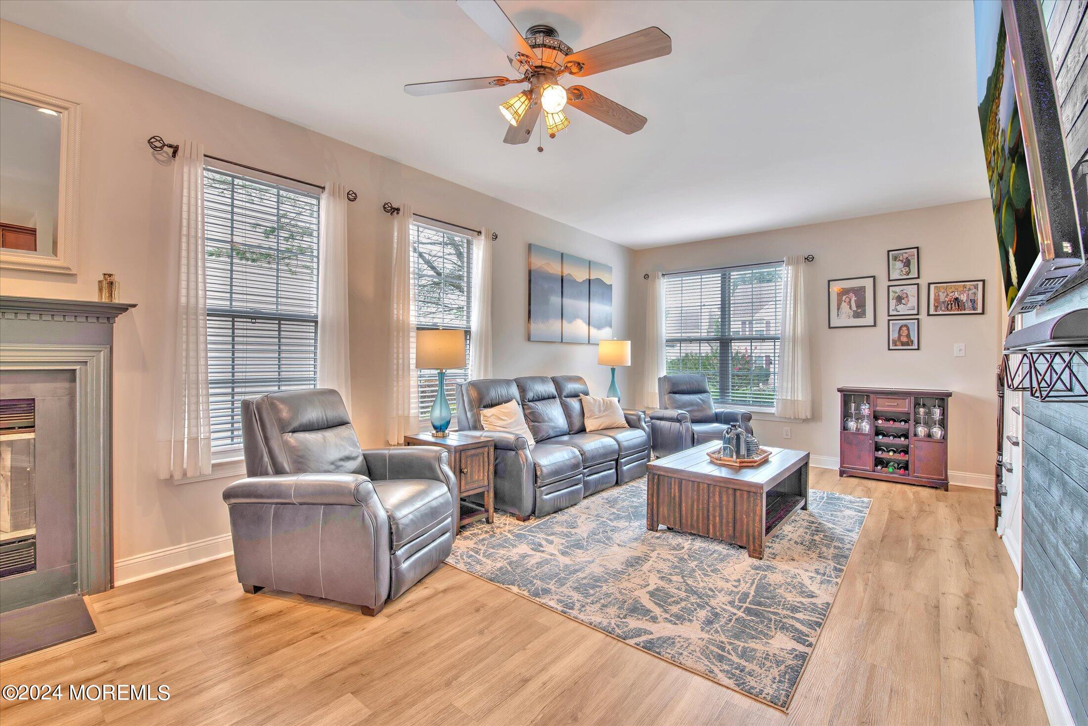 36 Danella Way Howell, NJ 07731 - Photo 9 of 45 10-LIVING ROOM