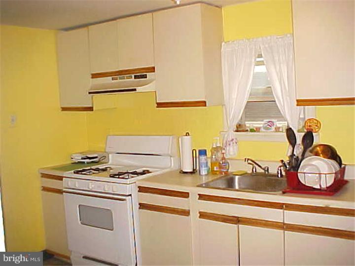 126 Stockton Street Hightstown, NJ 08520 - Photo 15 of 18