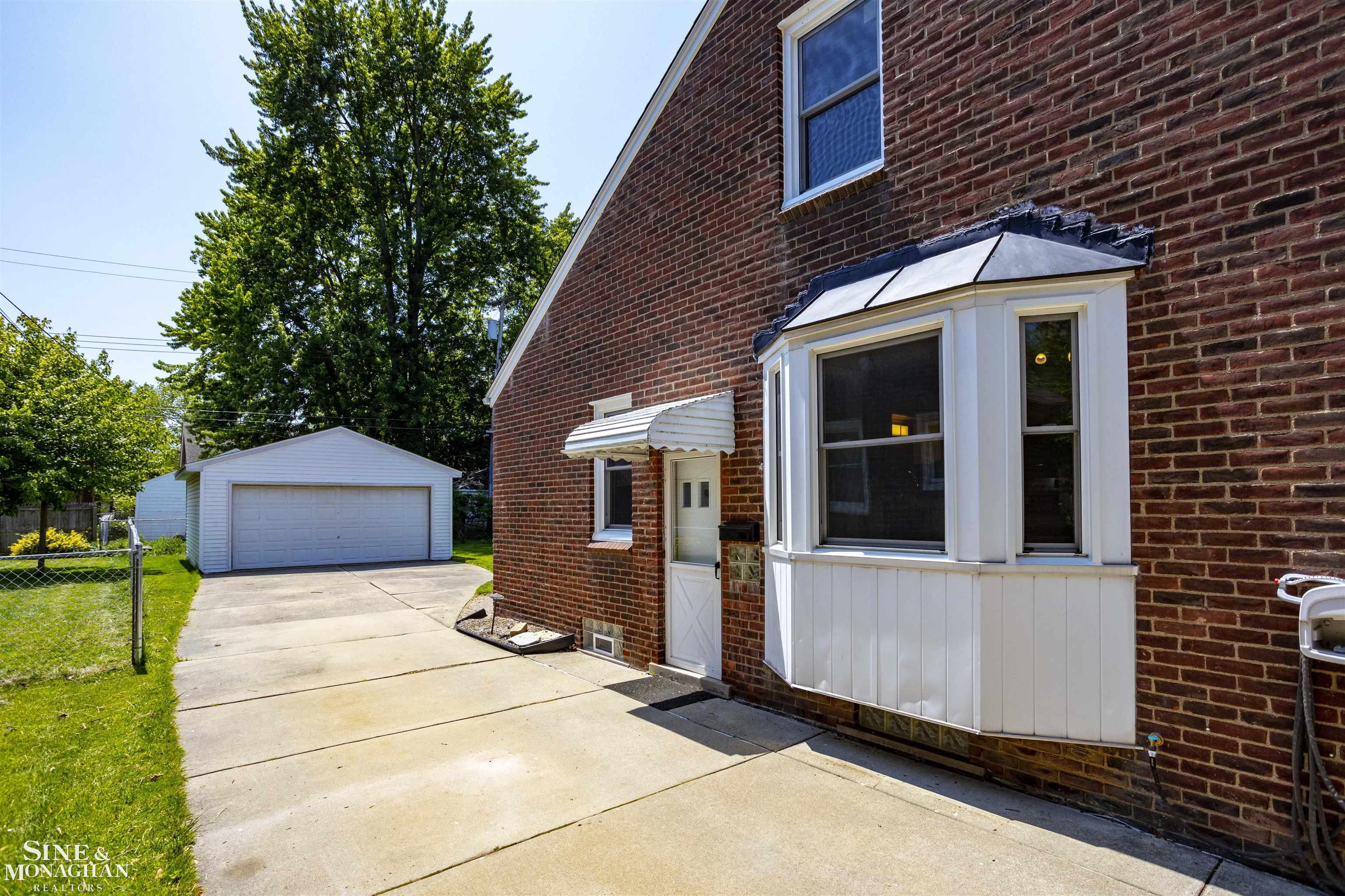 377 Ridgemont Road Grosse Pointe Farms, MI 48236 - Photo 33 of 36