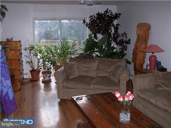 172 Cardinal Road Chalfont, PA 18914 - Photo 2 of 12 Gallery Image 2