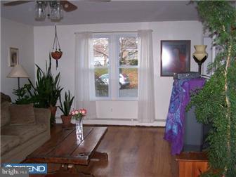 172 Cardinal Road Chalfont, PA 18914 - Photo 3 of 12 Gallery Image 3