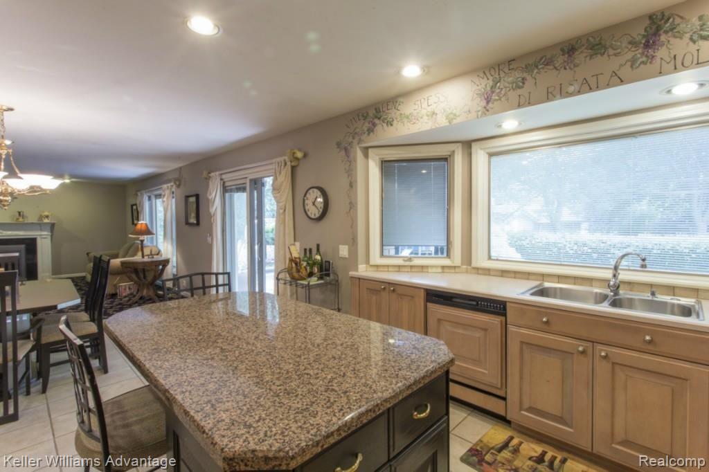 22960 Gill Road Farmington, MI 48335 - Photo 13 of 38 16-Gill_22960.jpg
