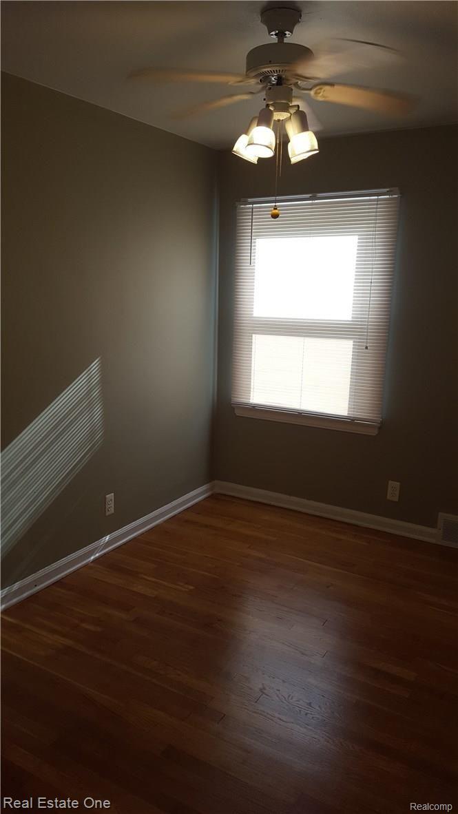 11405 Merriman Road Livonia, MI 48150 - Photo 11 of 41 20160825_093547.jpg