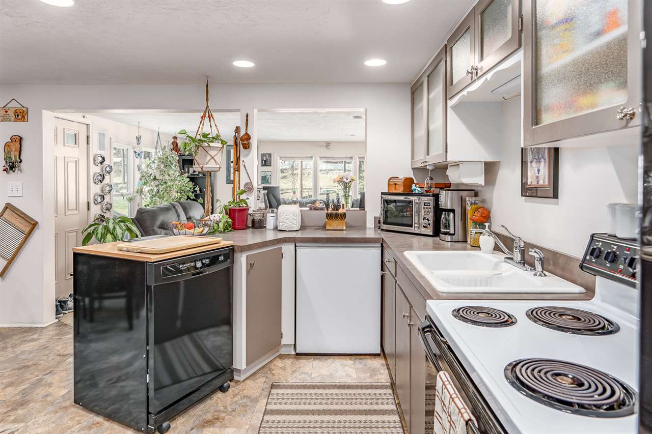 7415 South Cedar Road Spokane, WA 99224 - Photo 6 of 20