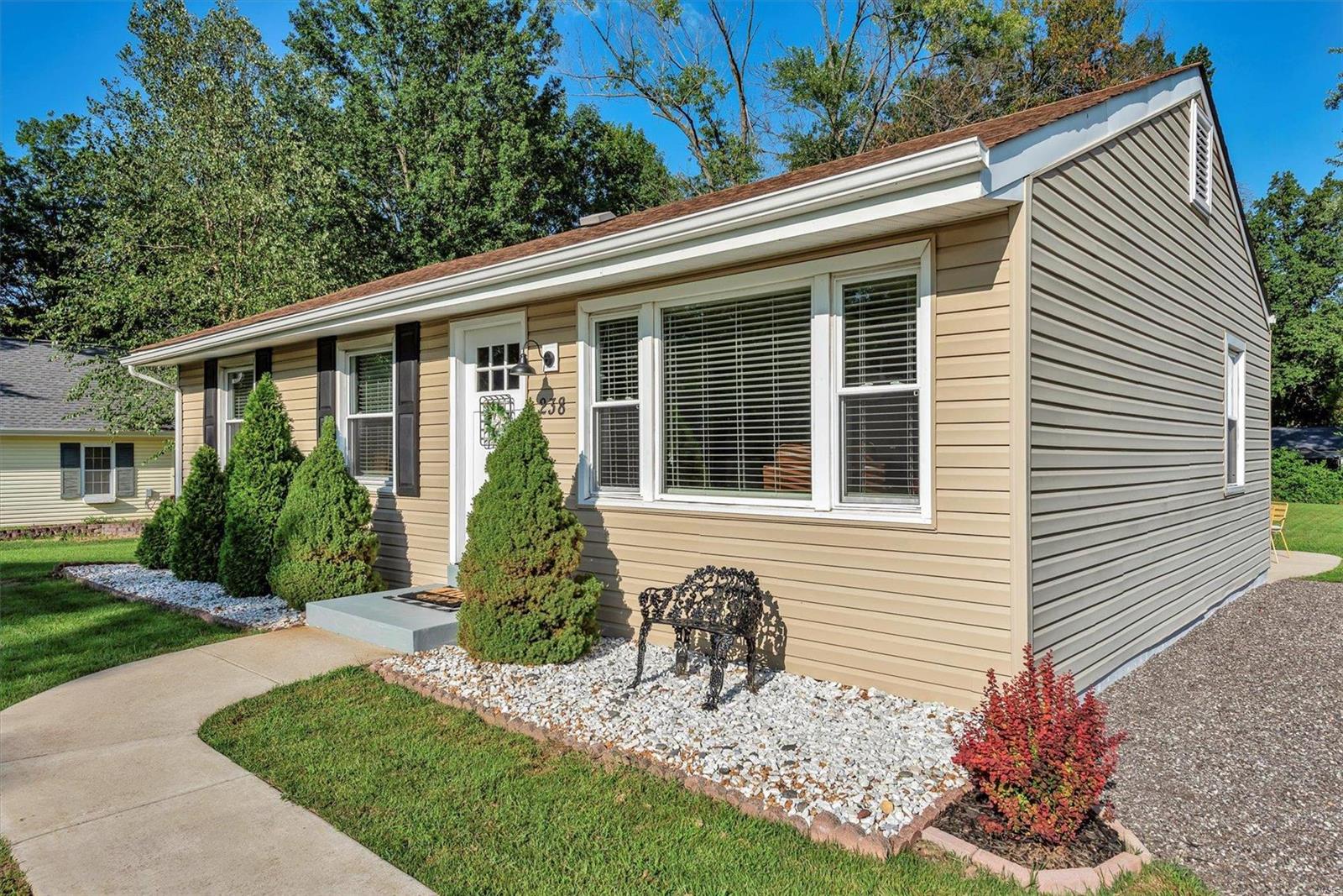 238 Nancy Place Ballwin, MO 63021 - Photo 2 of 30