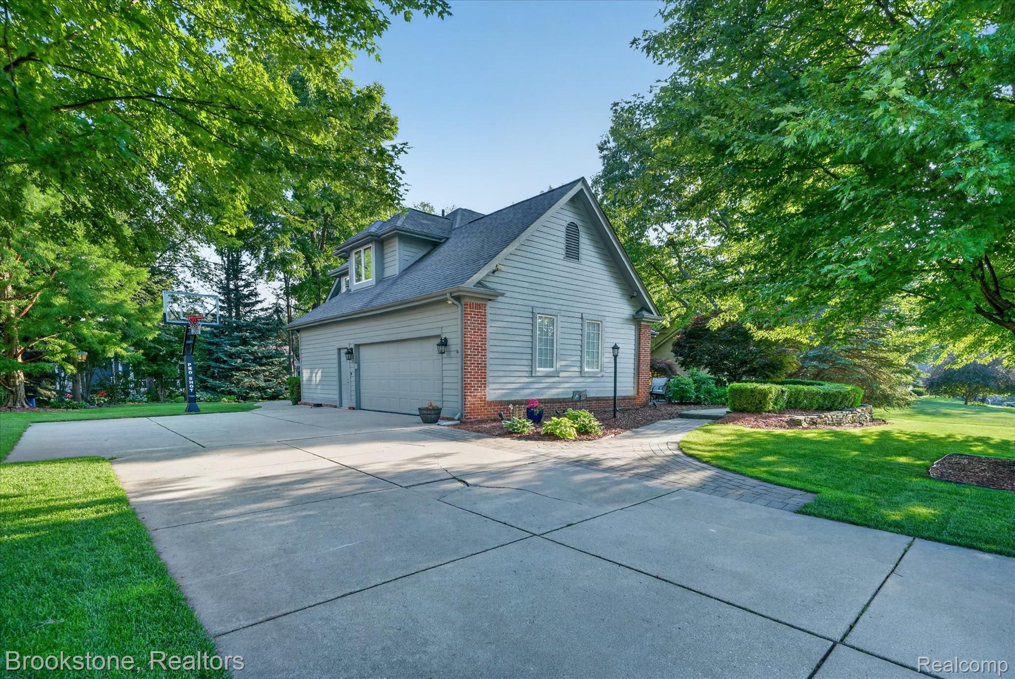 6730 Longhurst Clarkston, MI 48346 - Photo 29 of 30 28 Yard Front.jpg