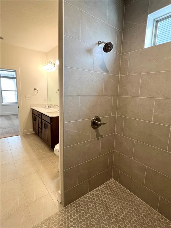 107 Hemingway Lane Coraopolis, PA 15108 - Photo 12 of 32 a bathroom with a sink and granite