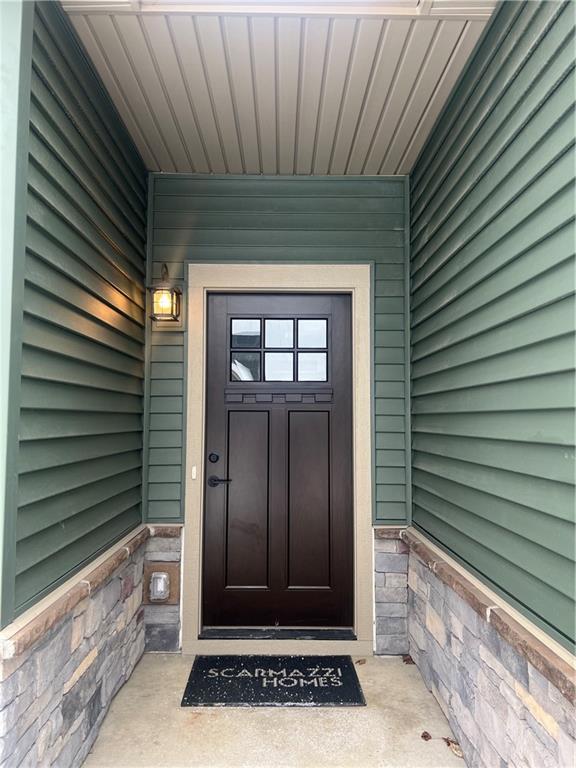 107 Hemingway Lane Coraopolis, PA 15108 - Photo 3 of 32 a view of wooden door
