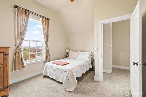 $495,000 | 981 West Hendrickson Road, Sequim, WA 98382