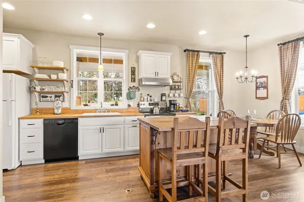 $495,000 | 981 West Hendrickson Road, Sequim, WA 98382