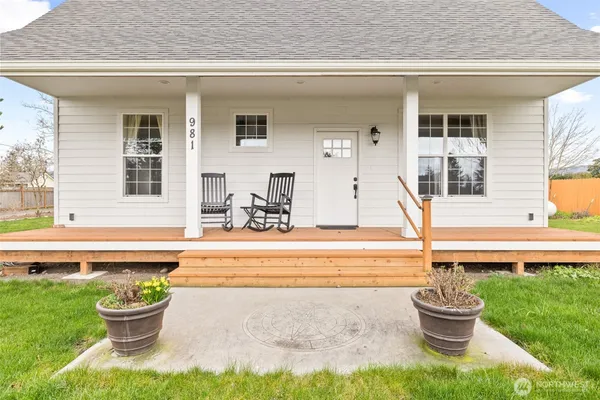 $495,000 | 981 West Hendrickson Road, Sequim, WA 98382