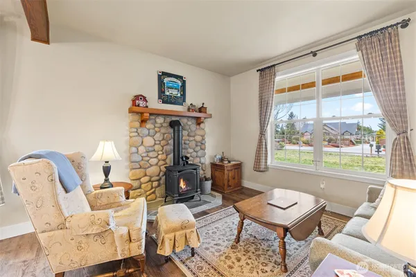 $495,000 | 981 West Hendrickson Road, Sequim, WA 98382