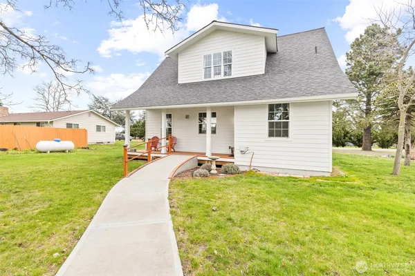 $495,000 | 981 West Hendrickson Road, Sequim, WA 98382