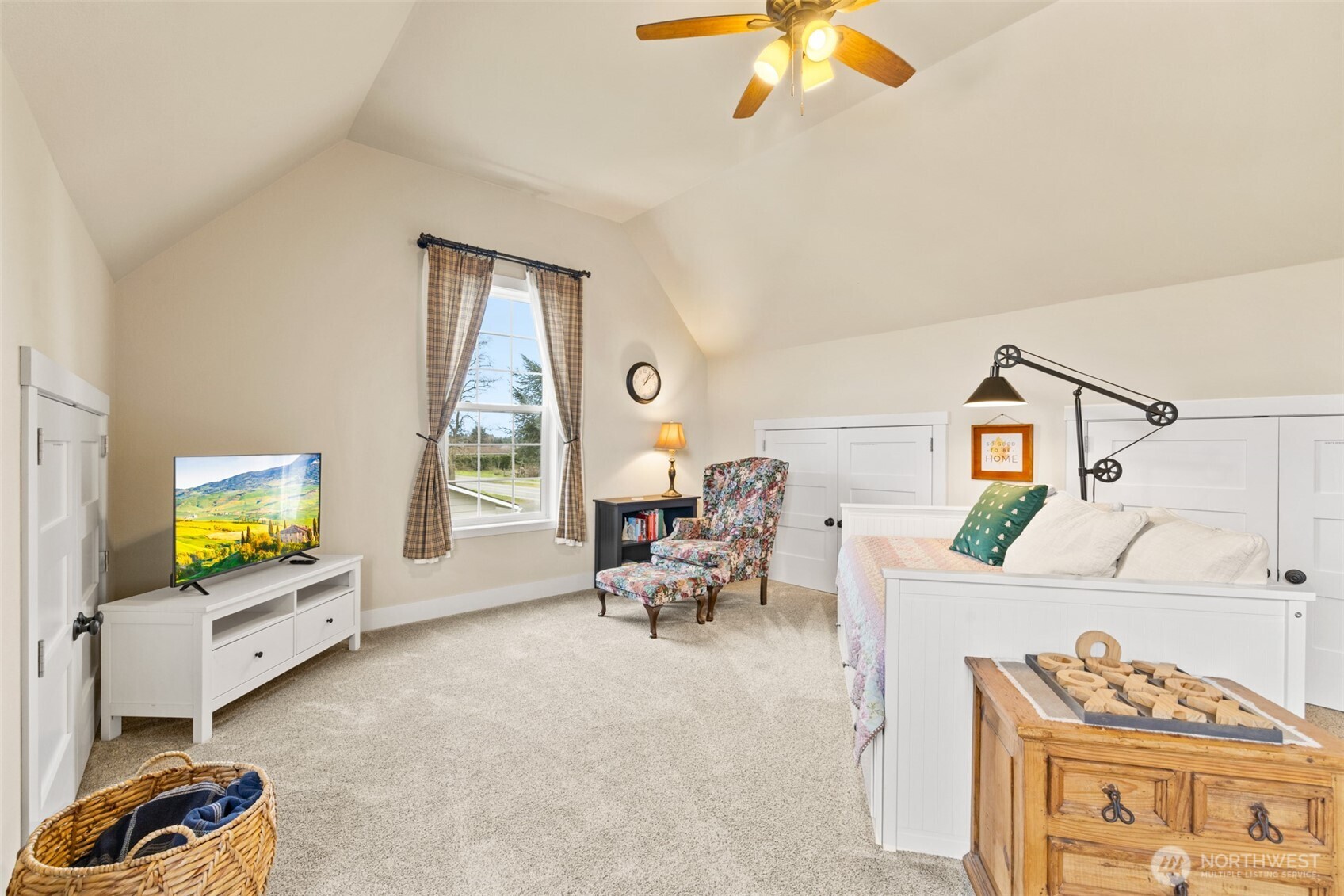 981 West Hendrickson Road Sequim, WA 98382 - Photo 4 of 40