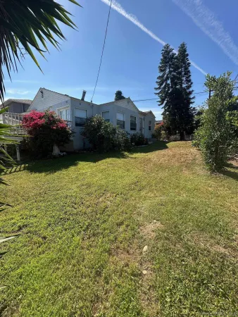 $5,250 | 3245 Lowell Street, San Diego, CA 92106