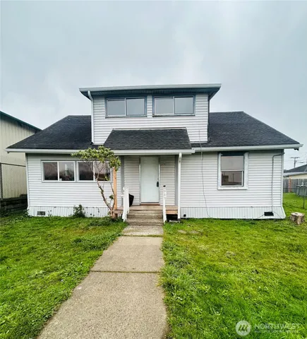 $239,000 | 2735 Bay Avenue, Hoquiam, WA 98550