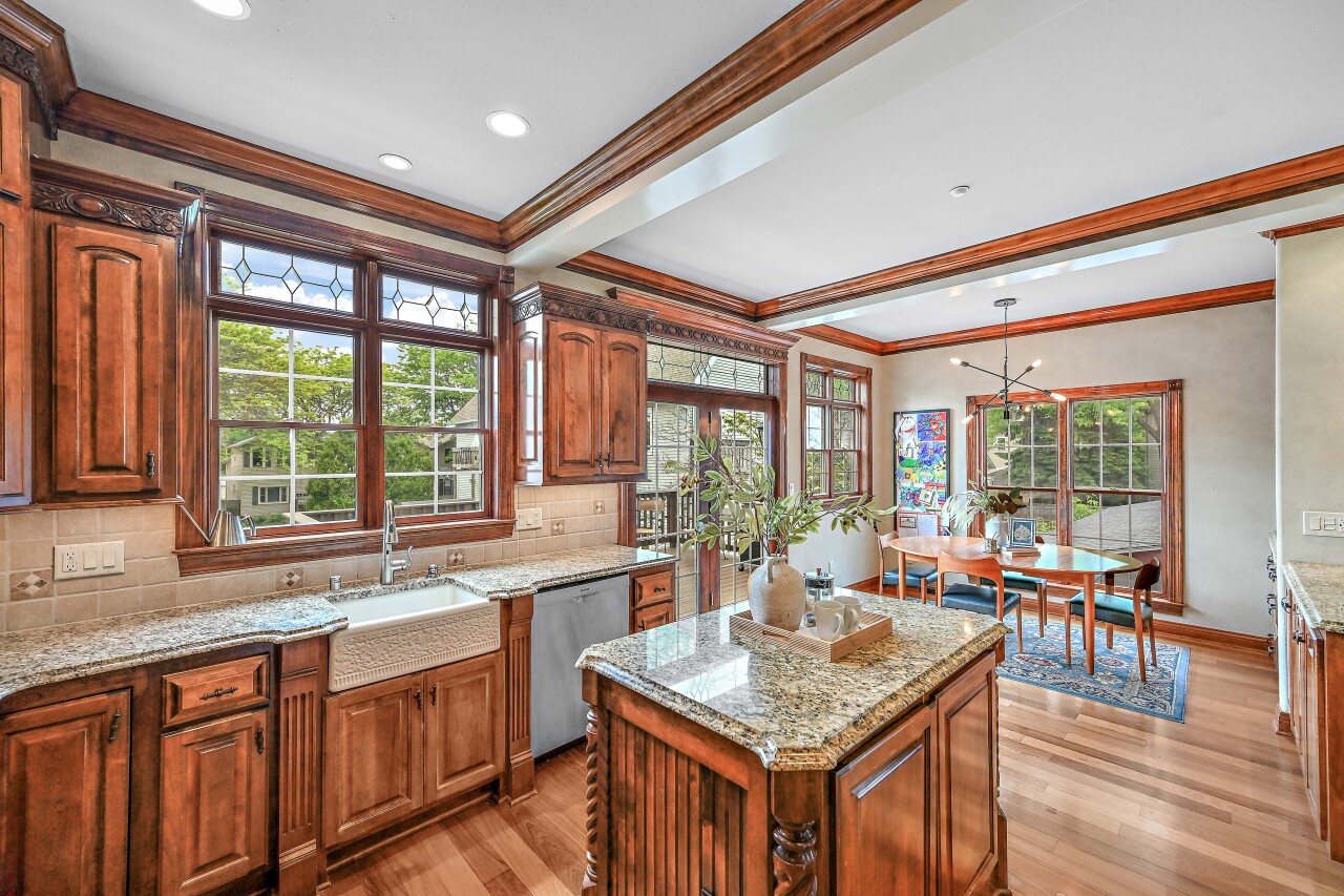 2425 South Superior Street Milwaukee, WI 53207 - Photo 17 of 47 Kitchen