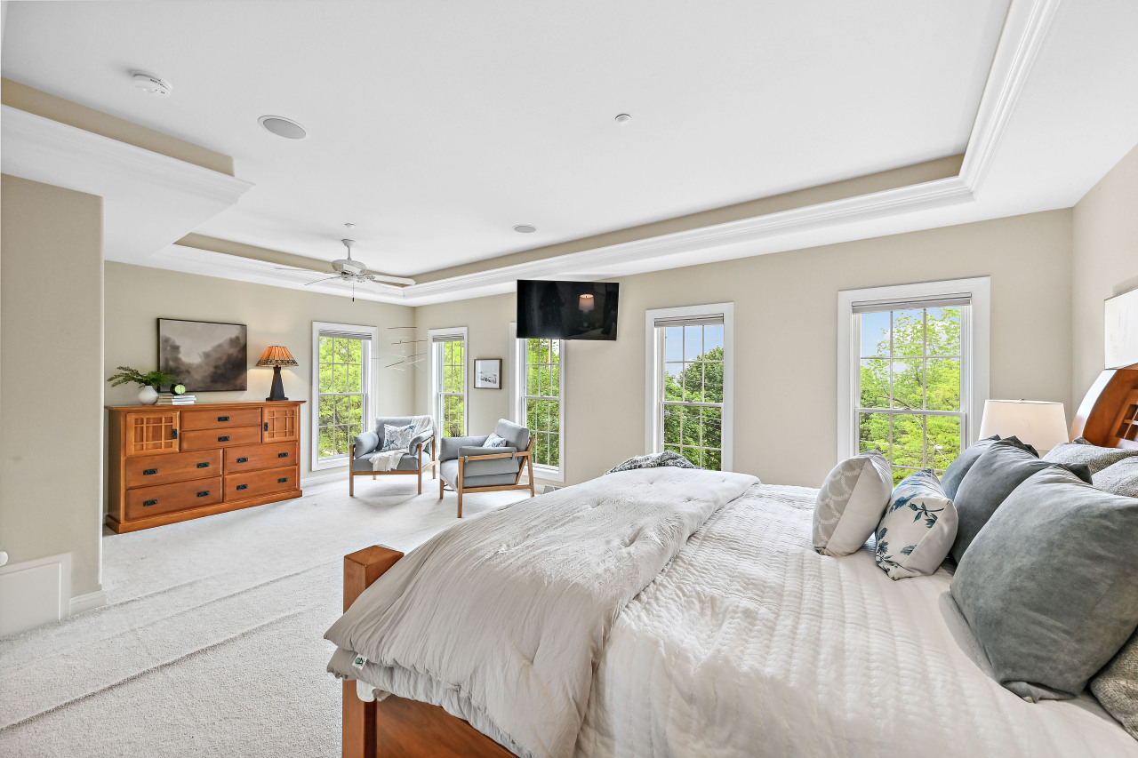 2425 South Superior Street Milwaukee, WI 53207 - Photo 23 of 47 Primary Suite