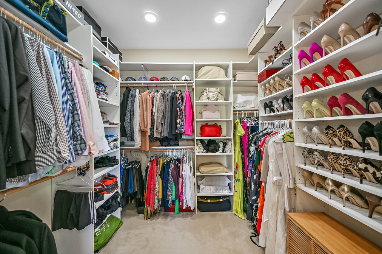 2425 South Superior Street Milwaukee, WI 53207 - Photo 26 of 47 Primary Closet