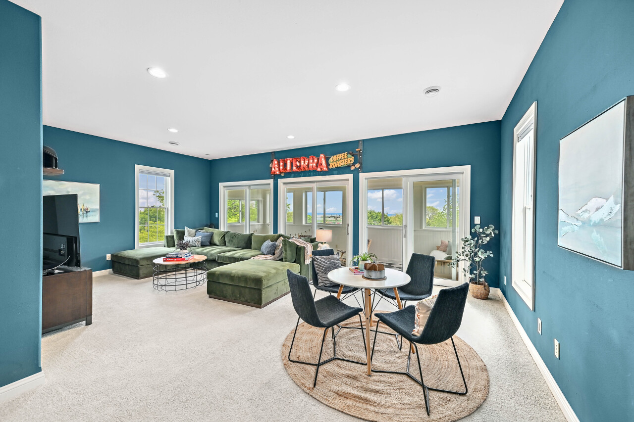 2425 South Superior Street Milwaukee, WI 53207 - Photo 3 of 47 Upper Level Family Room