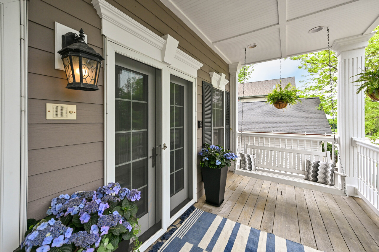 2425 South Superior Street Milwaukee, WI 53207 - Photo 7 of 47 Entrance