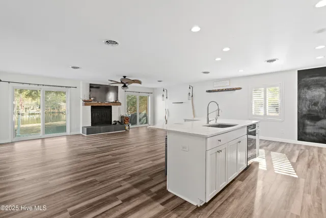 $525,000 | 5724 Gondolier Drive, New Bern, NC 28560