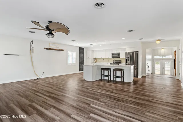 $525,000 | 5724 Gondolier Drive, New Bern, NC 28560