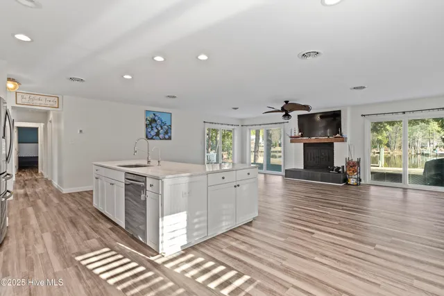 $525,000 | 5724 Gondolier Drive, New Bern, NC 28560