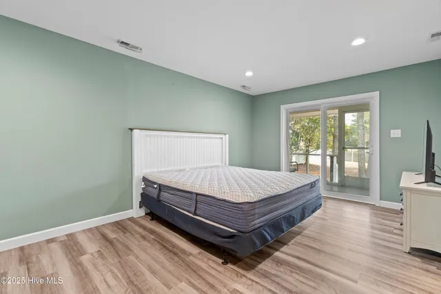 $525,000 | 5724 Gondolier Drive, New Bern, NC 28560